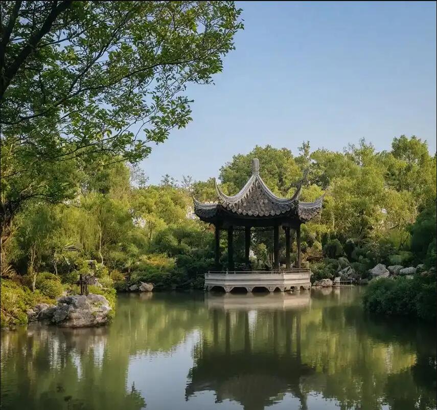 太子河区歪斜餐饮有限公司